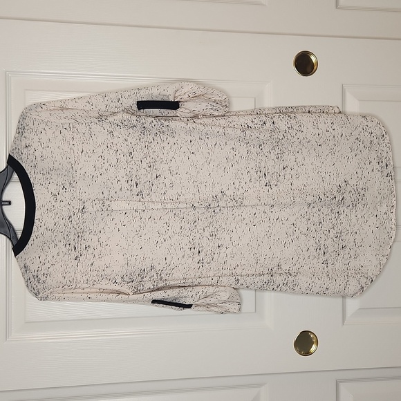 Lush Women's Cream/Black  V-Neck Trim Speckled Pattern Tunic Blouse Size S - Picture 15 of 15